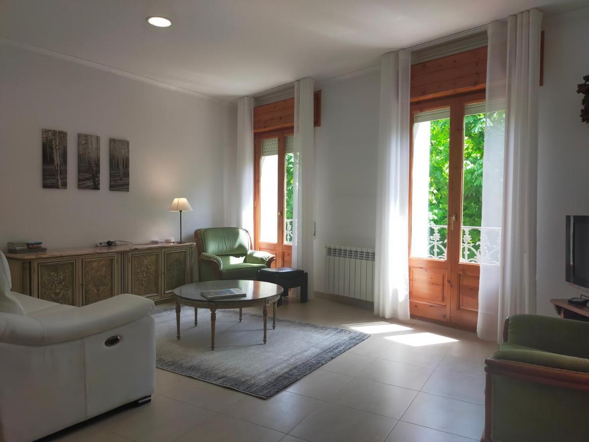 Can Planas Soleado, Amplio Con Vistas Y Parking Sant Joan de les Abadesses Exterior foto